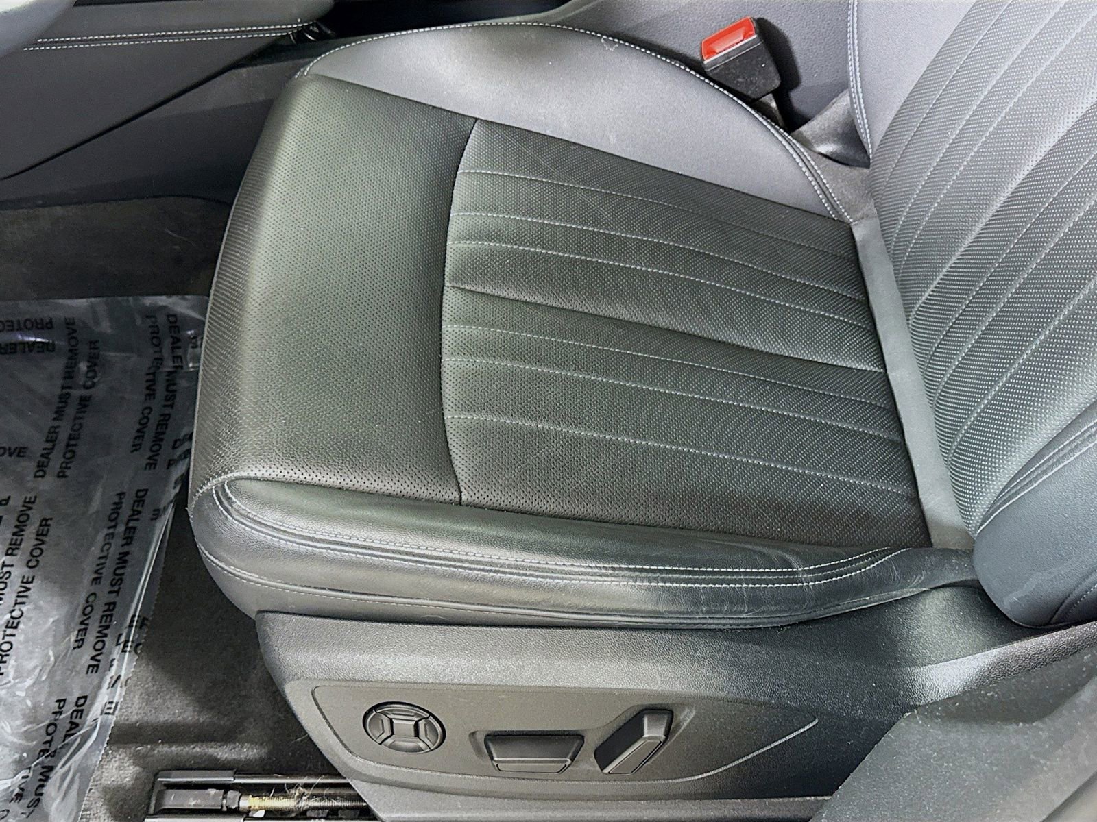 Used 2022 Audi e-tron Premium Plus image 13