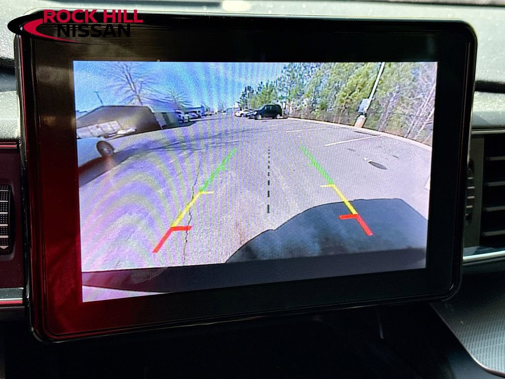 Used 2020 Ford Explorer XLT w/ Equipment Group 202A image 14