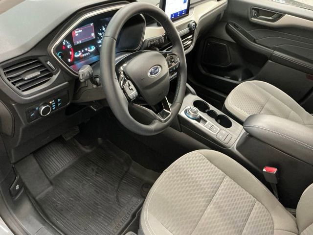 Used 2022 Ford Escape SE w/ SE Sport Appearance Package image 15