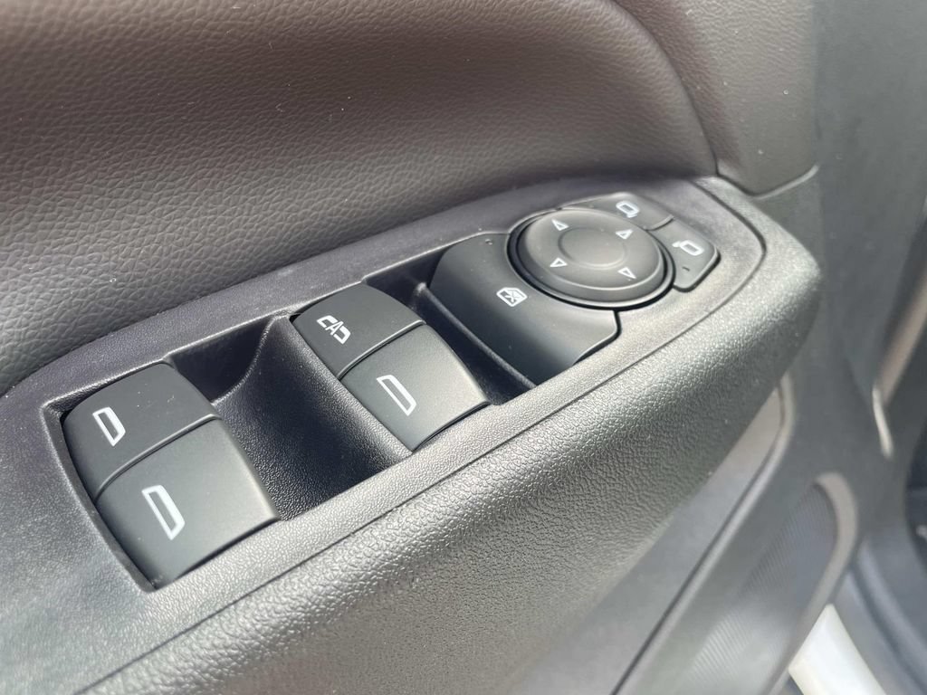 Used 2019 Chevrolet Equinox LT FWD image 16