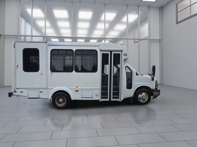 Used 2013 Chevrolet Express 3500 w/ Shuttle Bus Package RWD image 9
