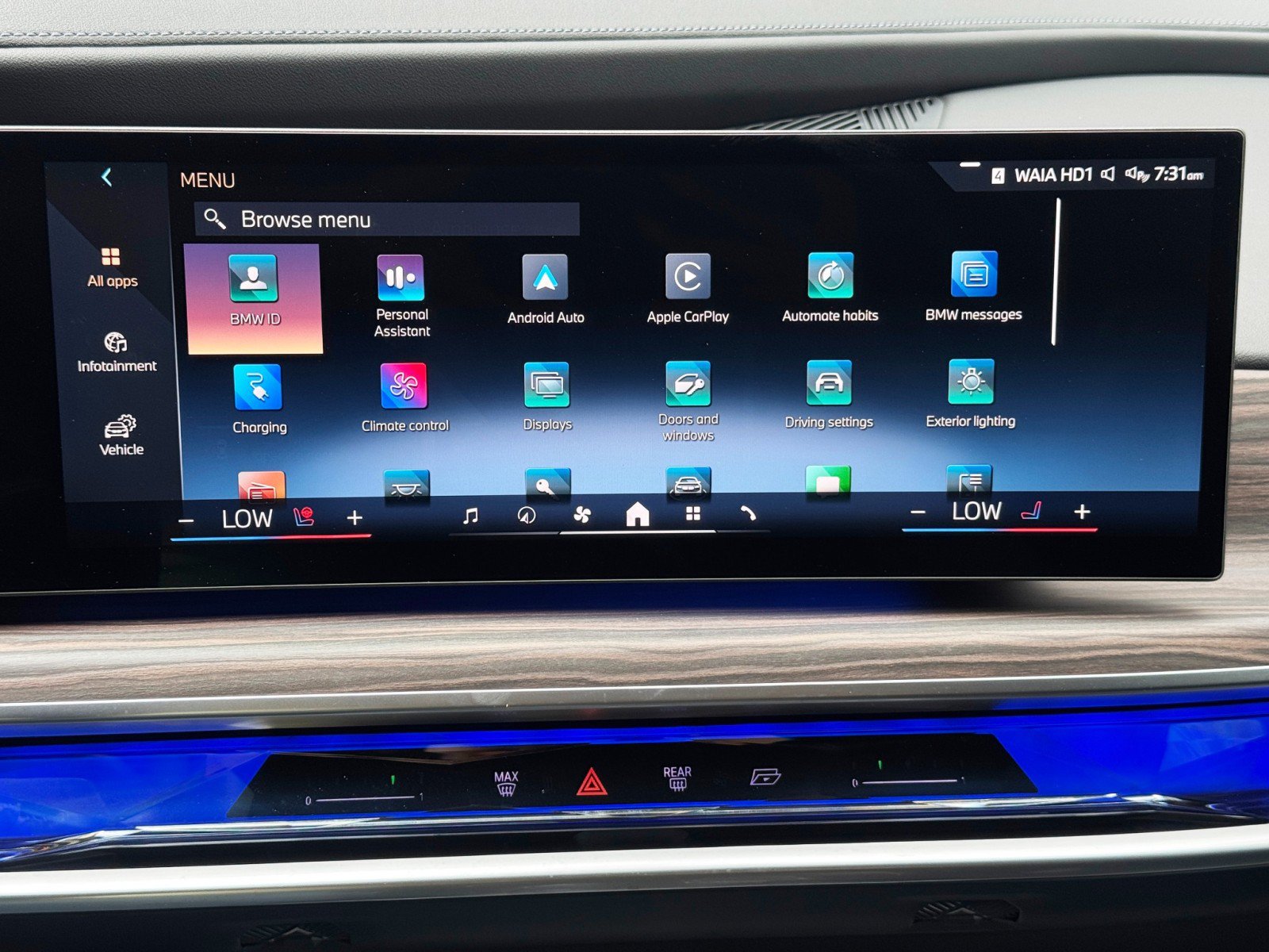 Used 2023 BMW i7 xDrive60 w/ Executive Package 2 AWD/4WD image 28