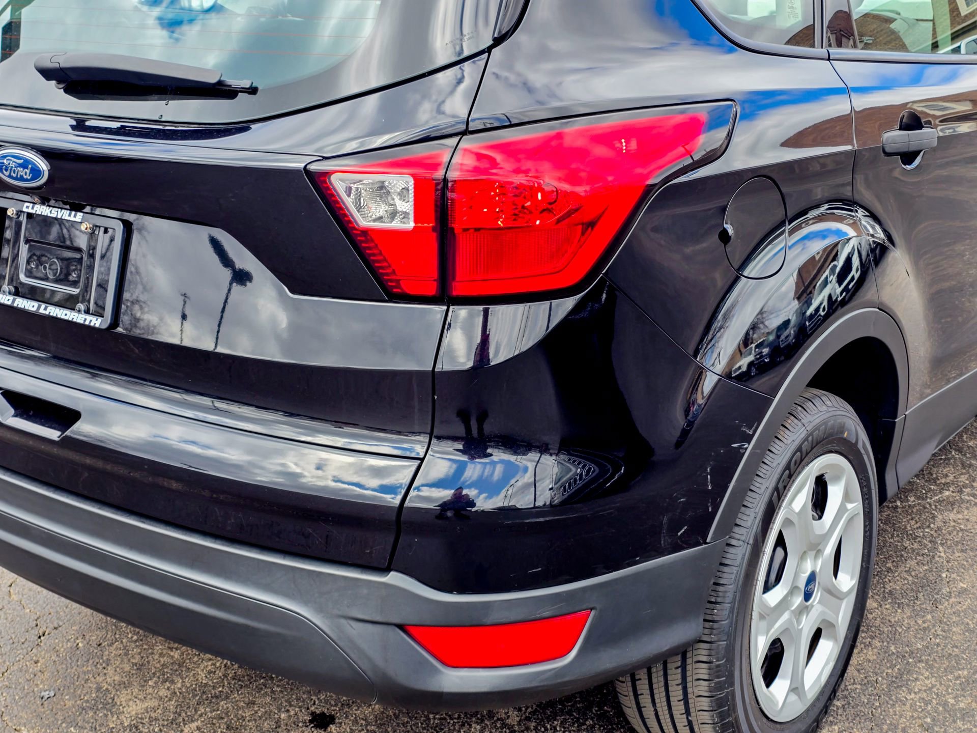 Used 2019 Ford Escape S image 19