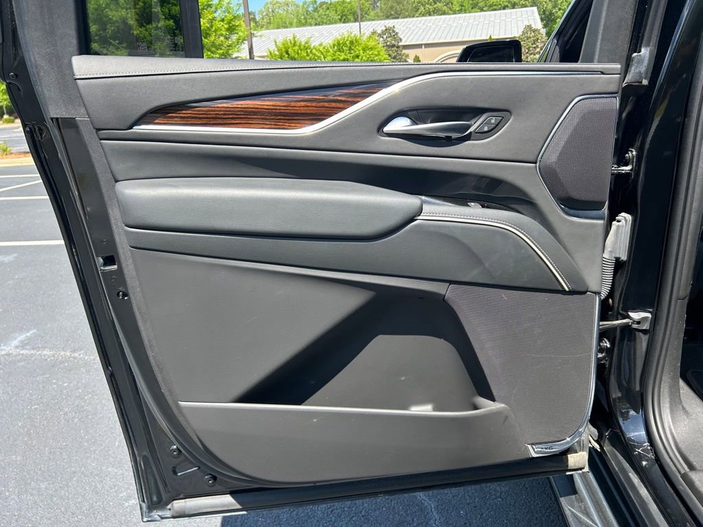 Used 2023 Cadillac Escalade ESV Premium Luxury AWD/4WD image 61