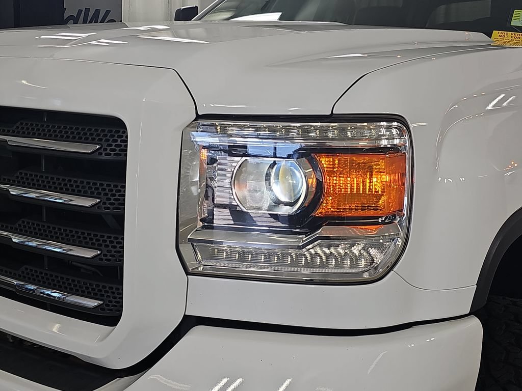Used 2018 GMC Sierra 2500 SLT w/ All Terrain HD Package AWD/4WD image 35