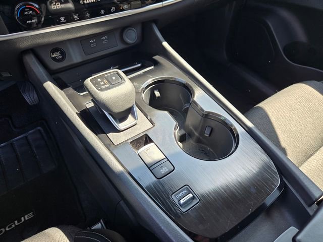Used 2025 Nissan Rogue SV image 18