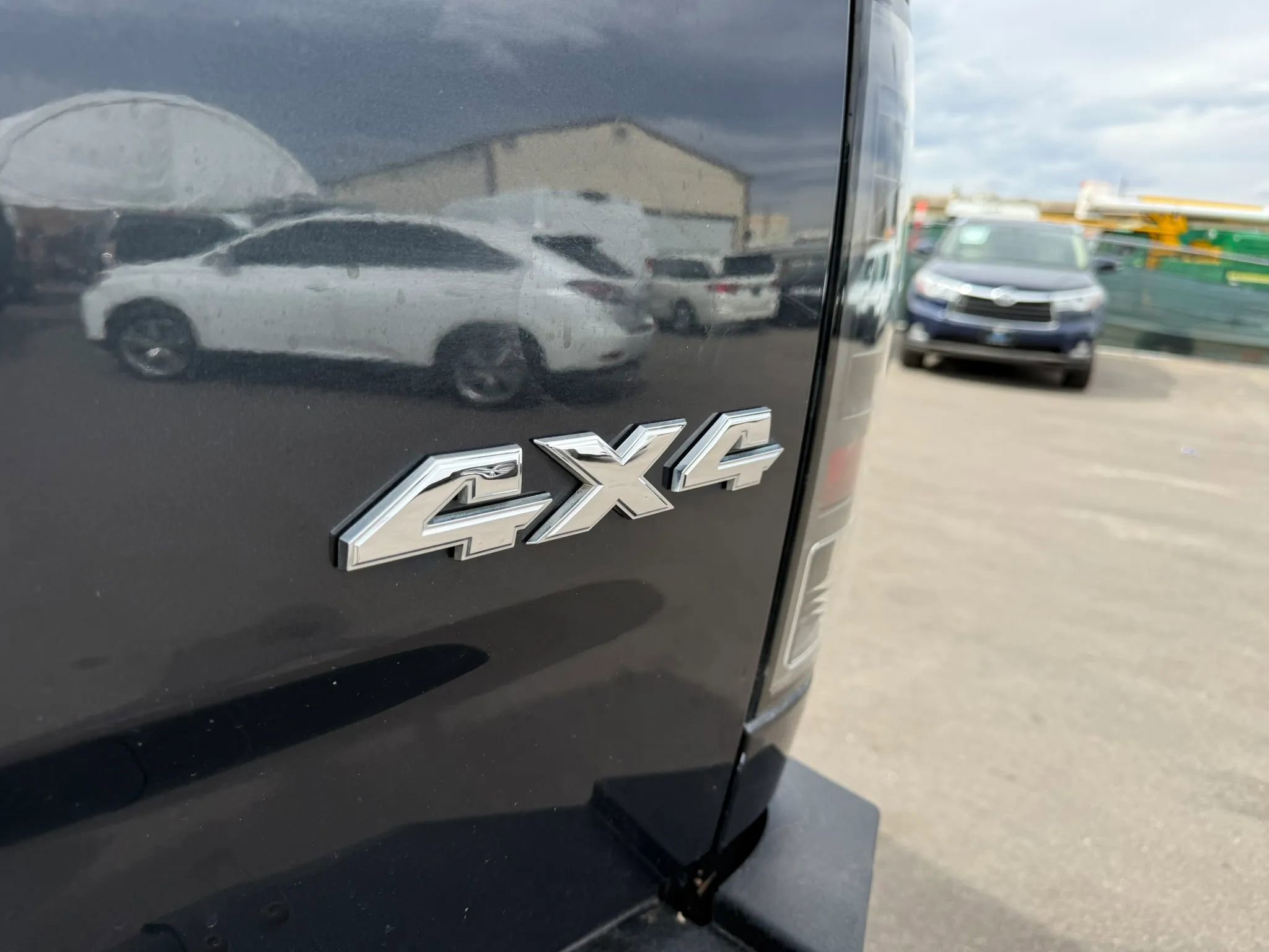 Used 2015 RAM 2500 Tradesman w/ Chrome Appearance Group AWD/4WD image 23