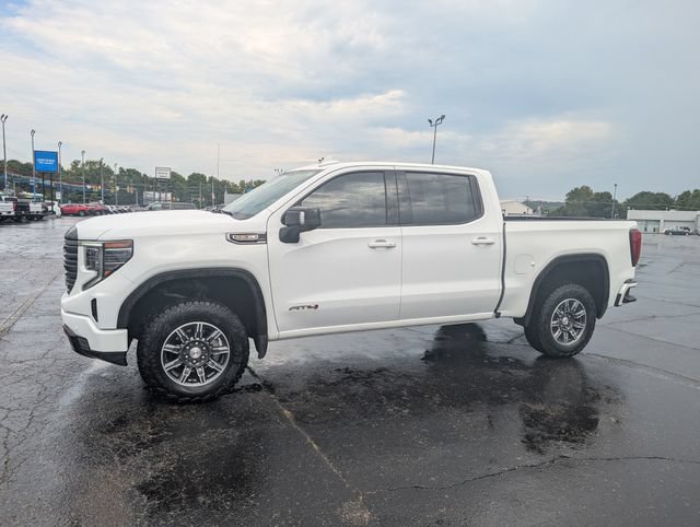 Used 2025 GMC Sierra 1500 AT4 AWD/4WD image 4
