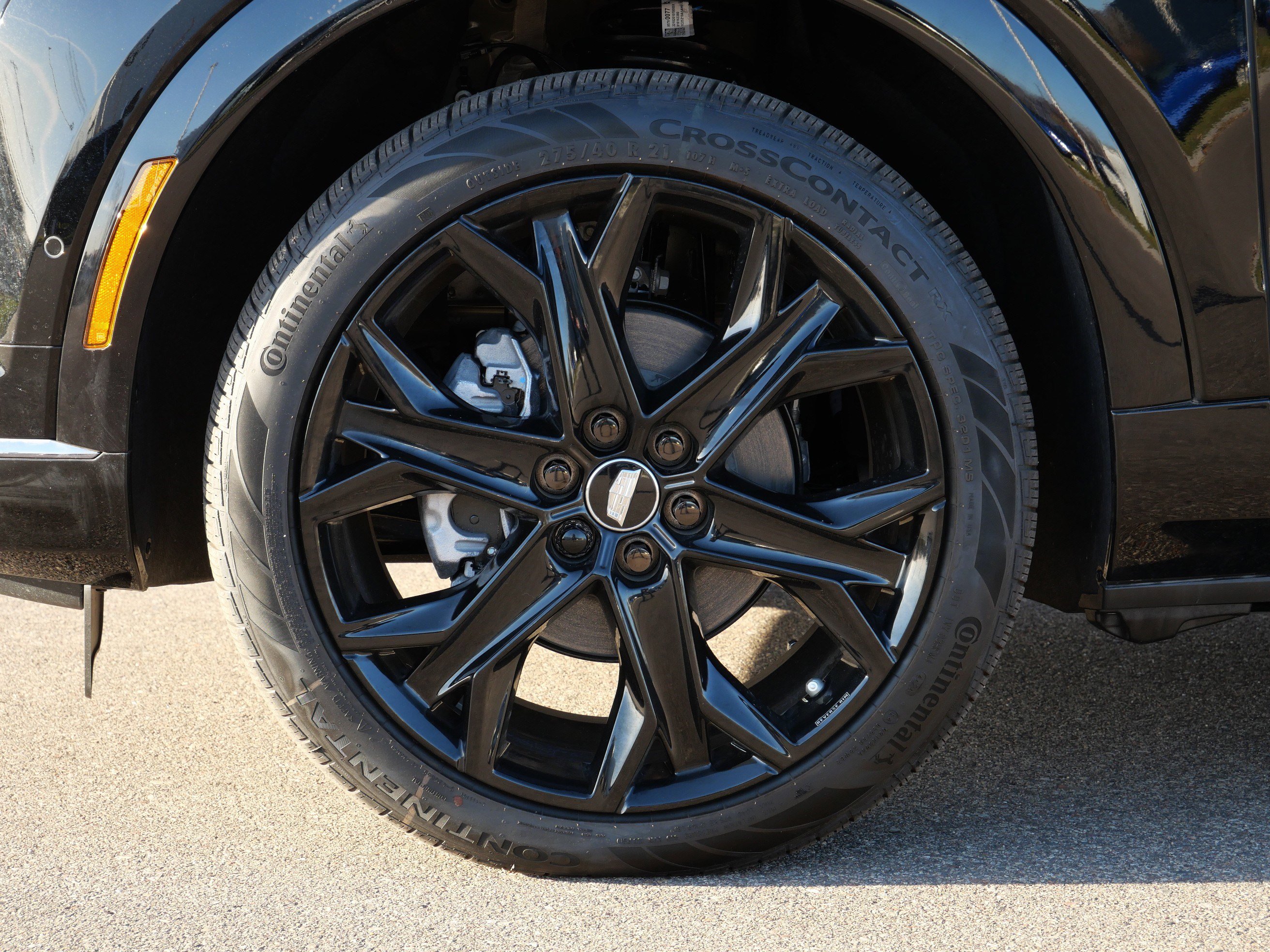 Used 2025 Cadillac Optiq Sport 2 w/ LPO, ONYX Package image 13