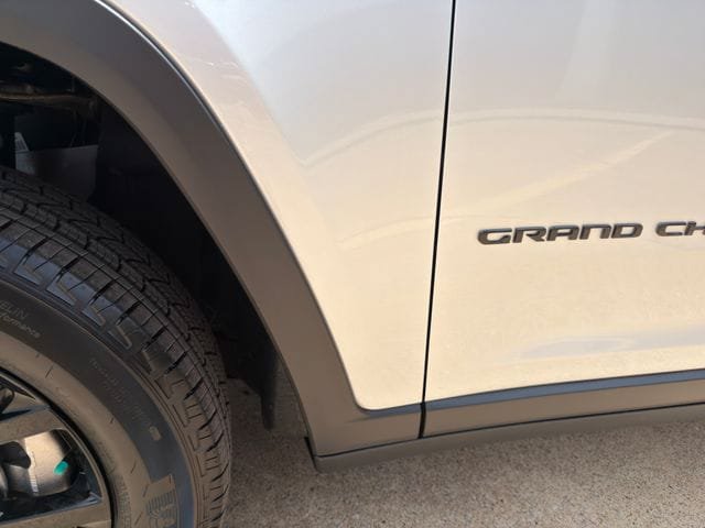 New 2026 Jeep Grand Cherokee L 4WD image 10