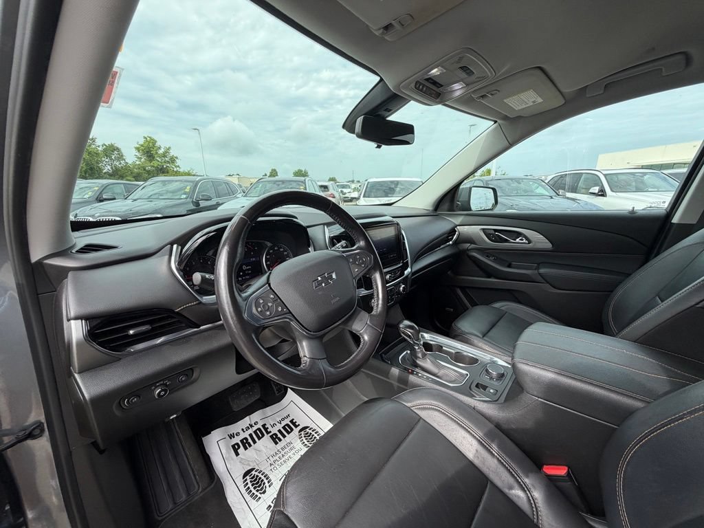 Used 2021 Chevrolet Traverse RS FWD image 11