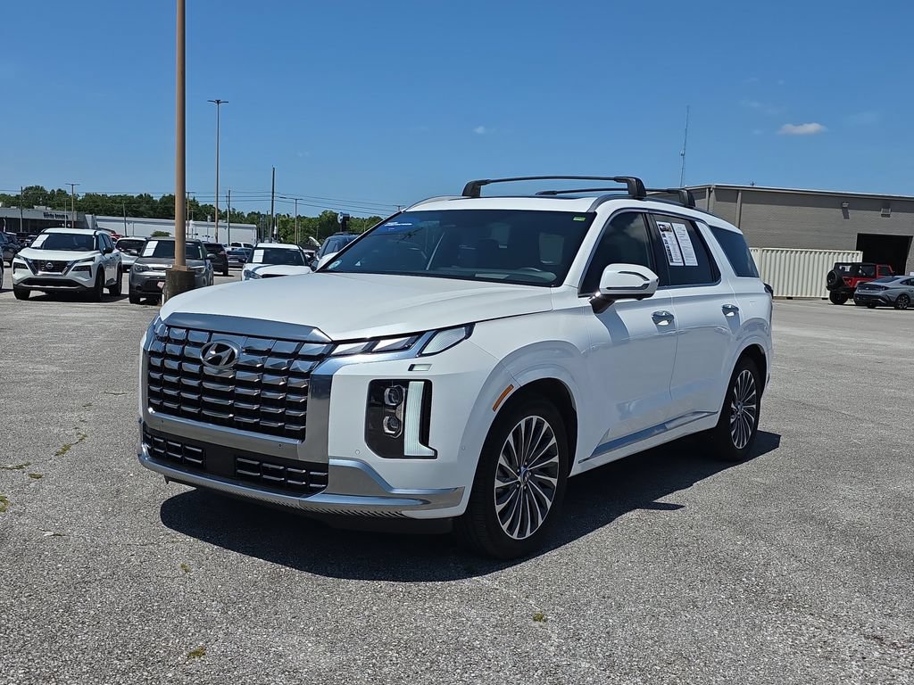 Used 2025 Hyundai Palisade Calligraphy FWD image 4