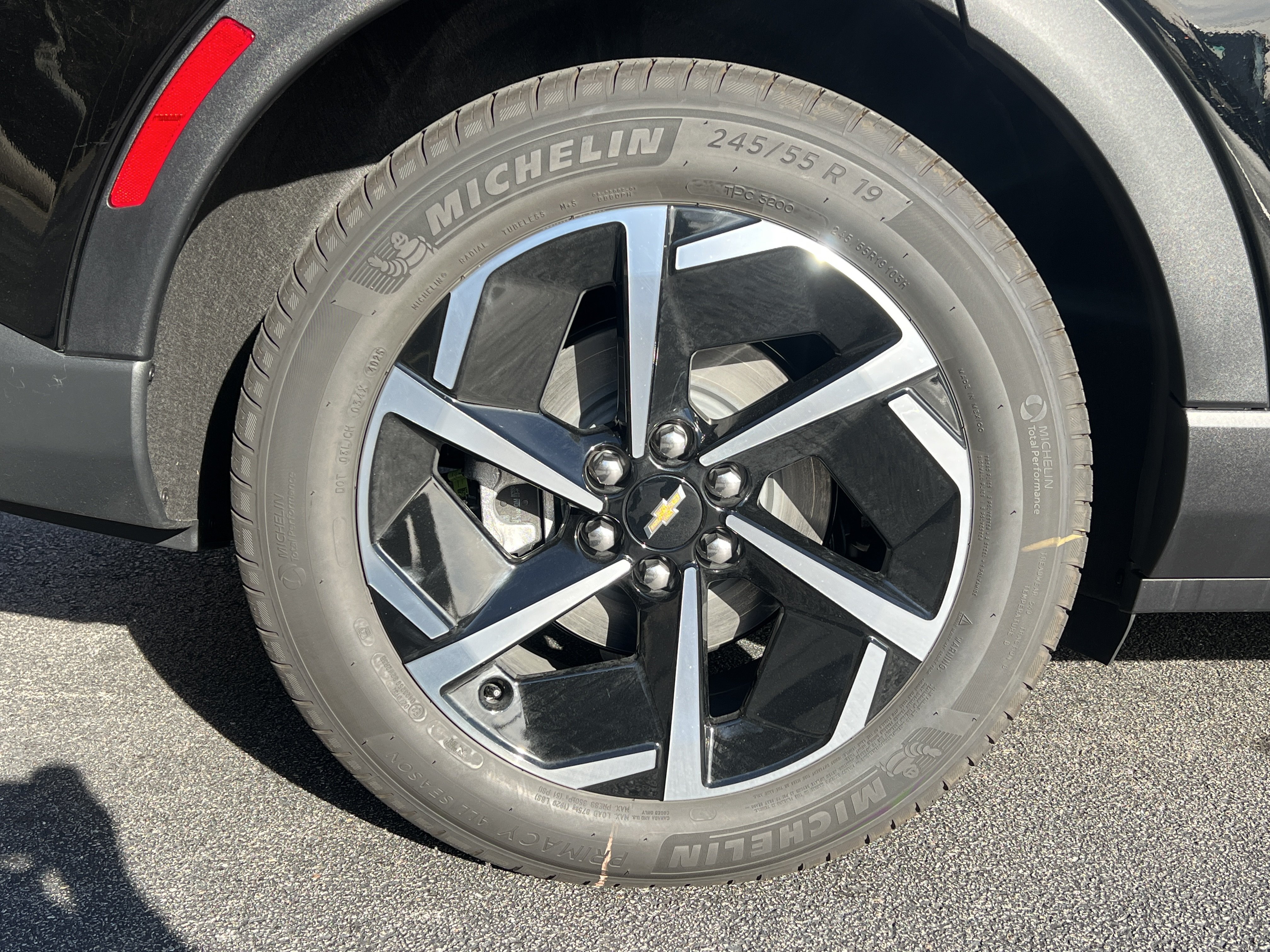 New 2026 Chevrolet Equinox EV LT AWD/4WD image 12