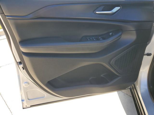 Used 2024 Jeep Grand Cherokee Laredo RWD image 14