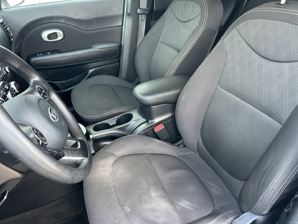 Used 2018 Kia Soul FWD image 13