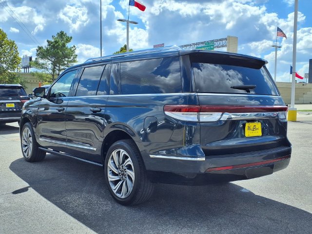 Used 2022 Lincoln Navigator L Reserve AWD/4WD image 23
