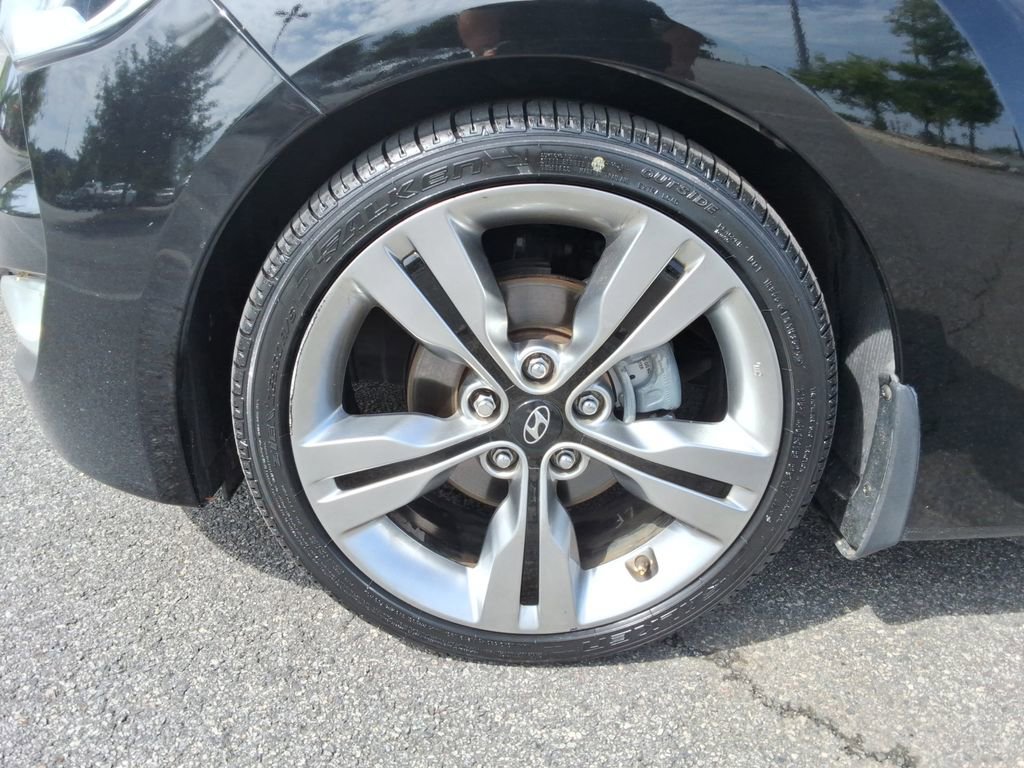 Used 2012 Hyundai Veloster w/ Tech Pkg FWD image 10