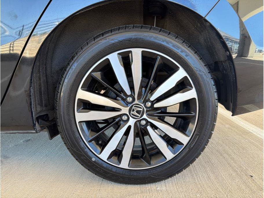 Used 2018 Honda Fit EX image 28