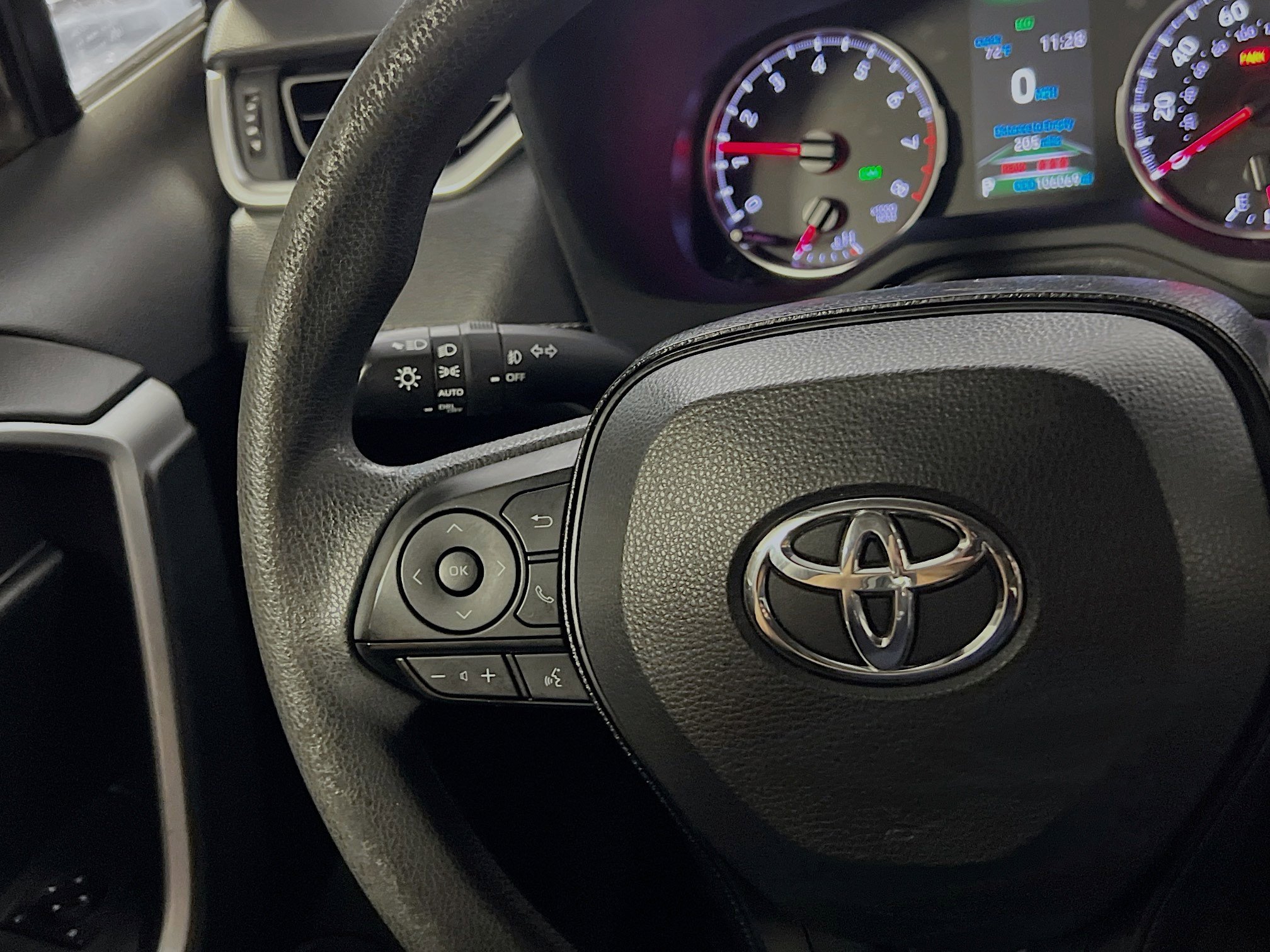 Used 2020 Toyota RAV4 XLE w/ Convenience Package image 19