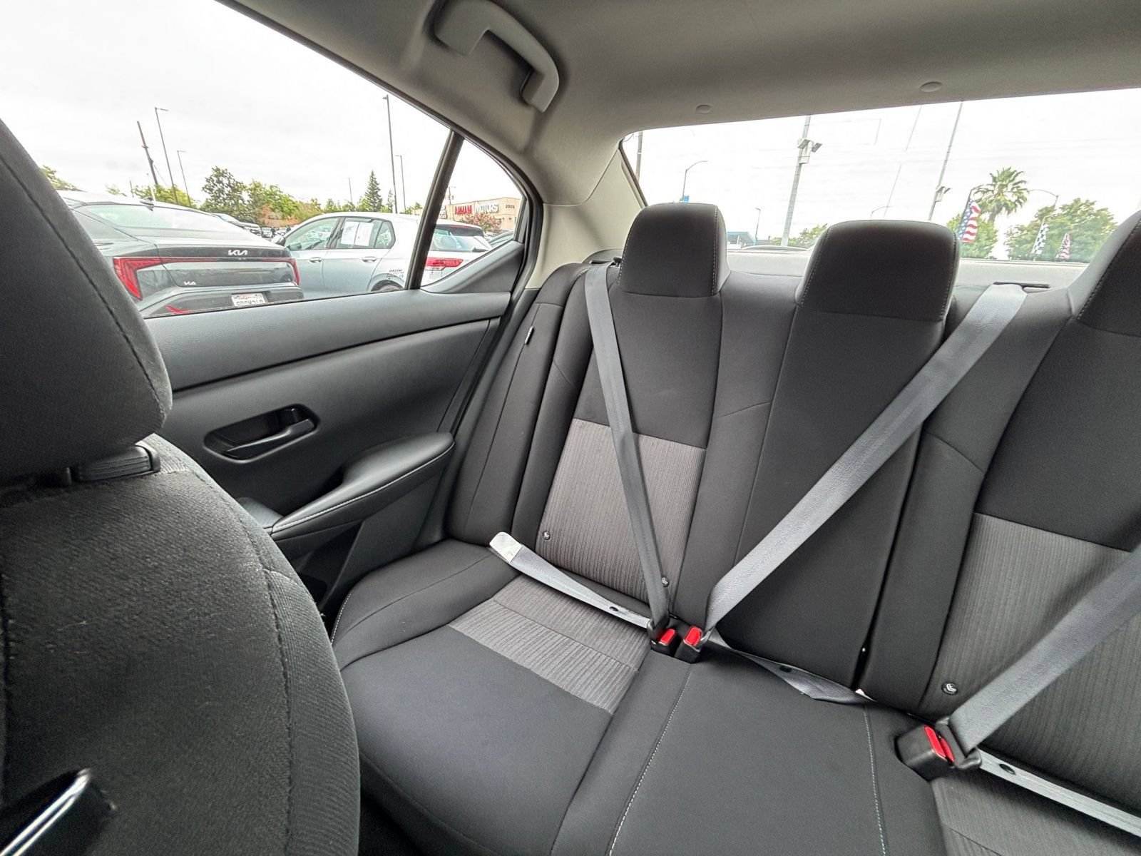 Used 2025 Nissan Sentra SV FWD image 37
