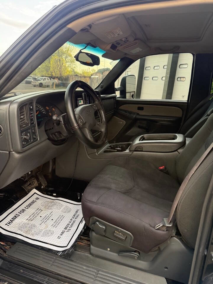 Used 2003 Chevrolet Avalanche 4x4 w/ The North Face Edition image 11