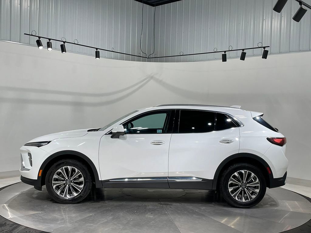 Used 2025 Buick Envision Preferred image 14