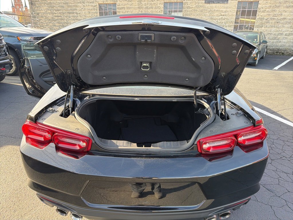 Used 2020 Chevrolet Camaro LT image 15