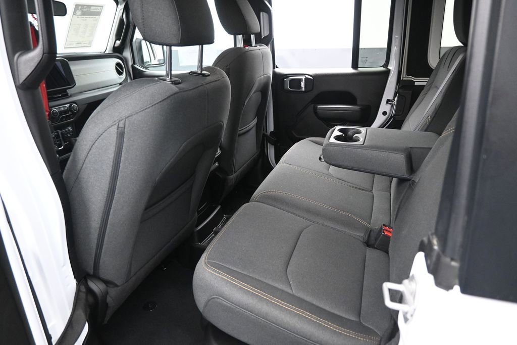 Used 2024 Jeep Wrangler Unlimited w/ Convenience Group AWD/4WD image 28