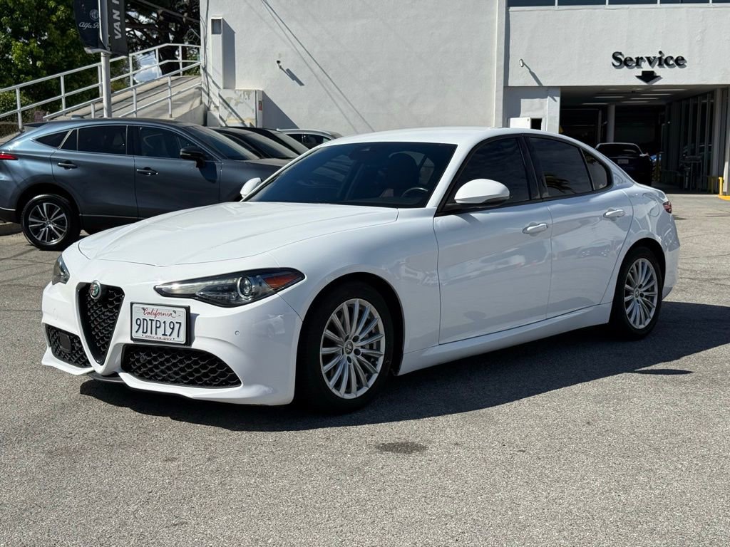 Used 2022 Alfa Romeo Giulia Sprint image 3