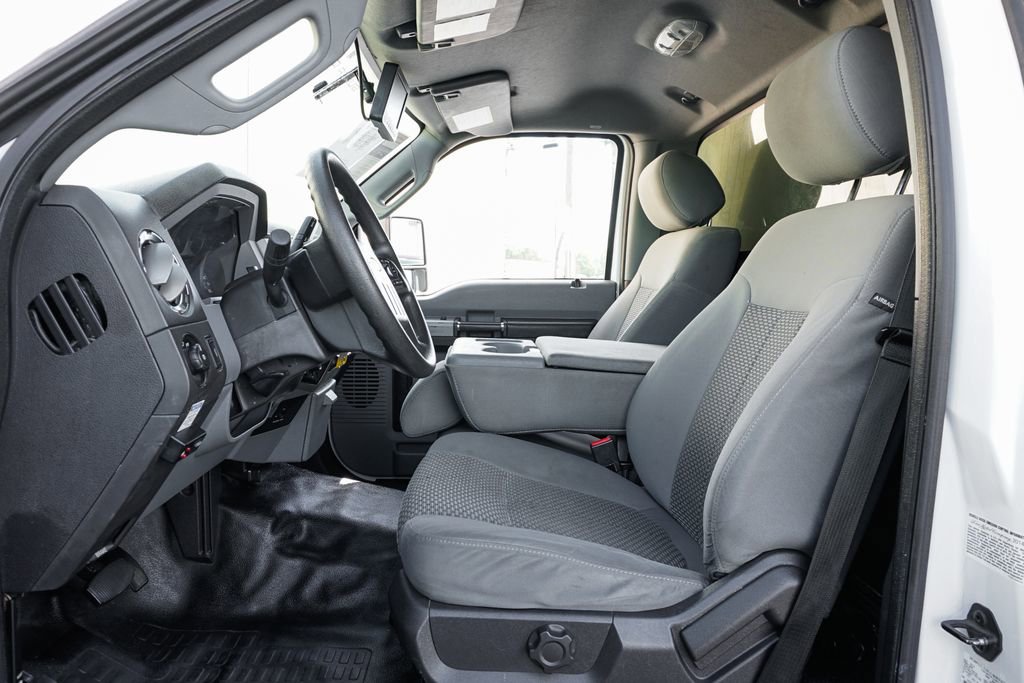 Used 2015 Ford F550 2WD Regular Cab Super Duty image 33