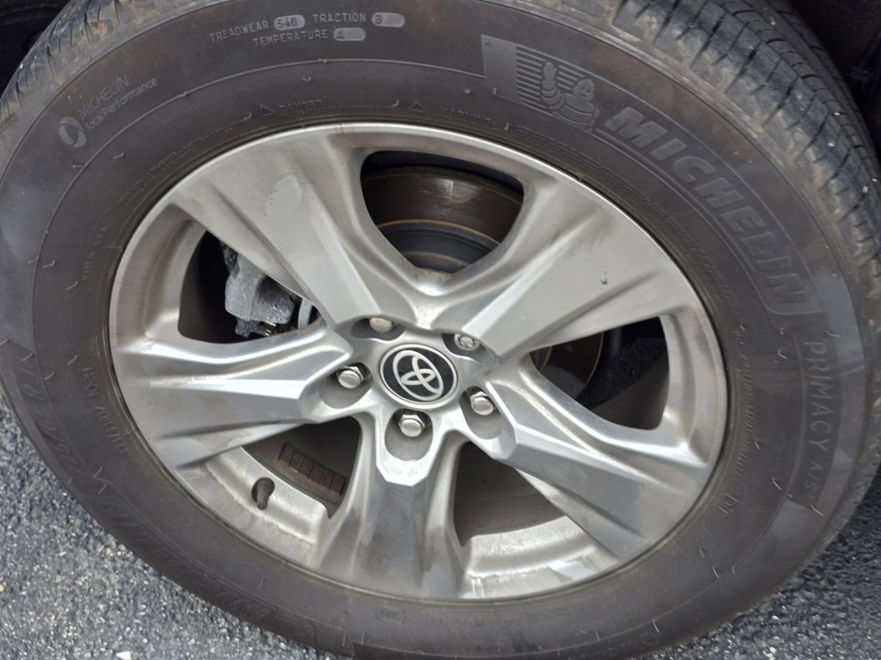 Used 2023 Toyota RAV4 XLE w/ Convenience Package image 12