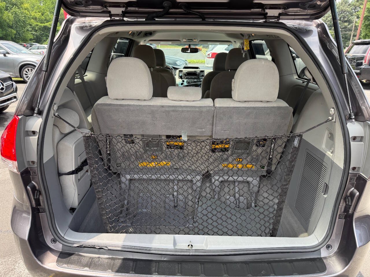 Used 2011 Toyota Sienna LE FWD image 26