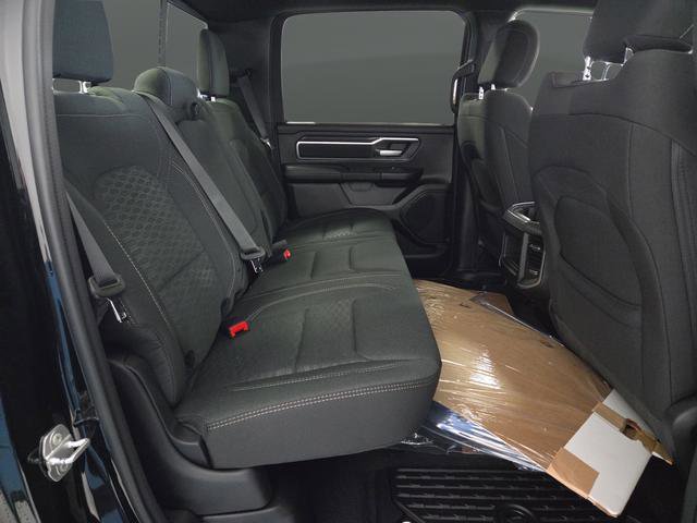 New 2026 RAM 1500 4x4 Crew Cab image 33