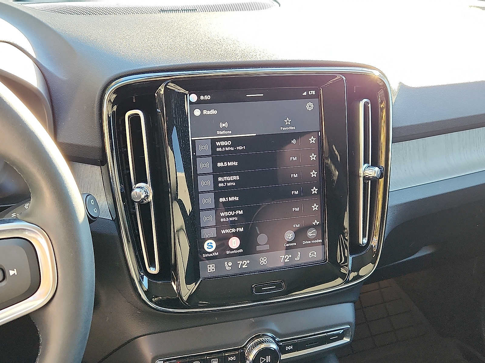 Certified 2024 Volvo XC40 B5 Plus w/ Protection Package Premier AWD/4WD image 15