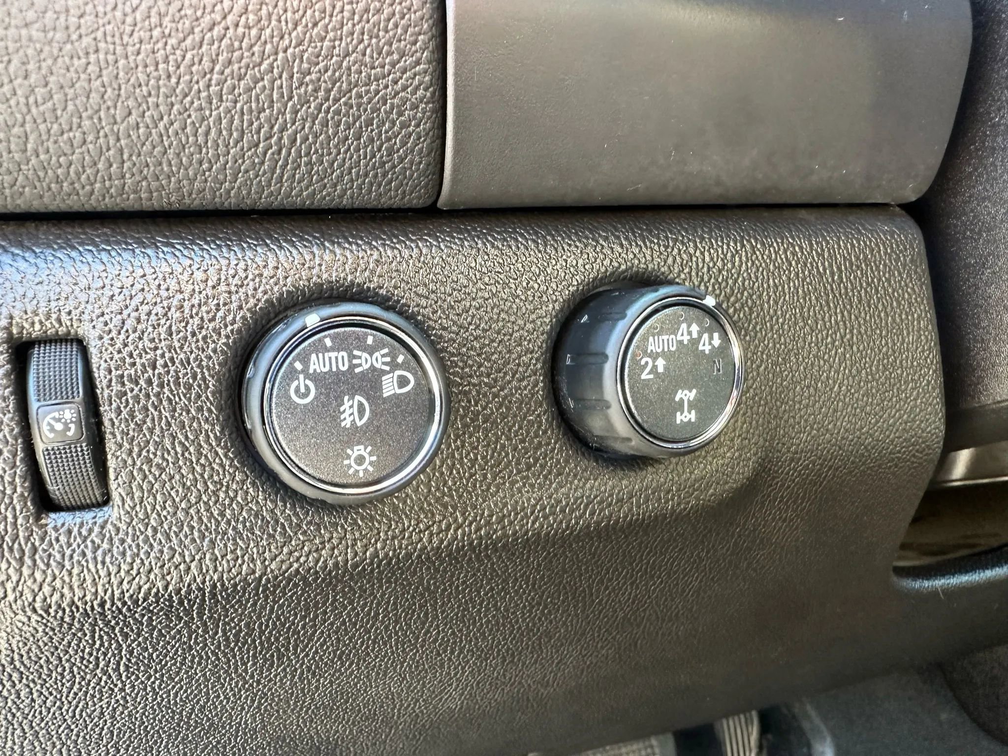 Used 2022 Chevrolet Colorado LT w/ Luxury Package image 33