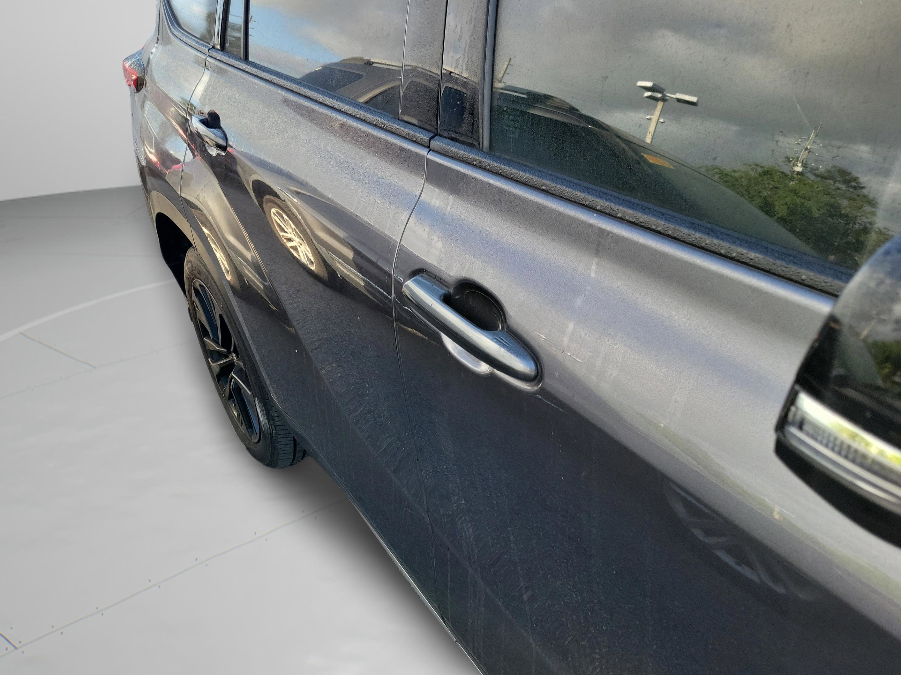 Used 2023 Toyota Highlander XSE image 17