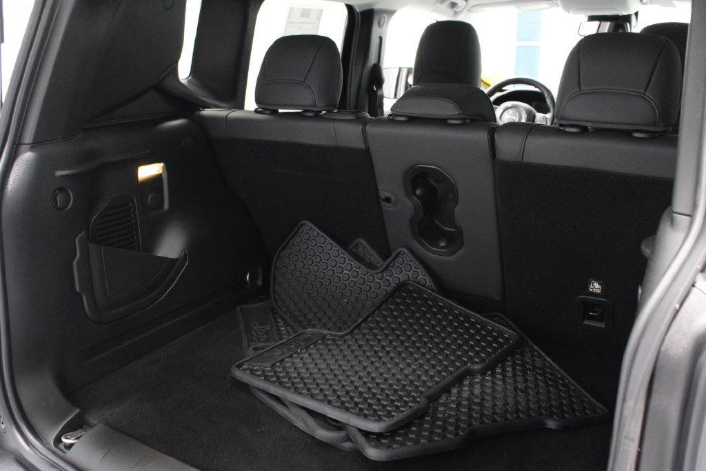 Used 2022 Jeep Renegade Limited AWD/4WD image 16