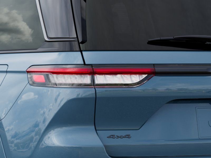 New 2026 Jeep Grand Cherokee Summit image 14
