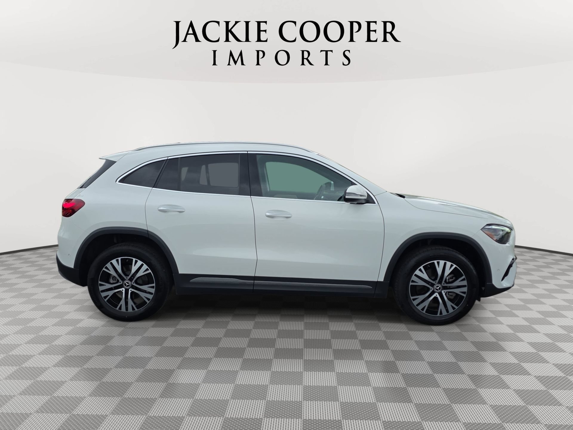 Used 2025 Mercedes-Benz GLA 250 image 4