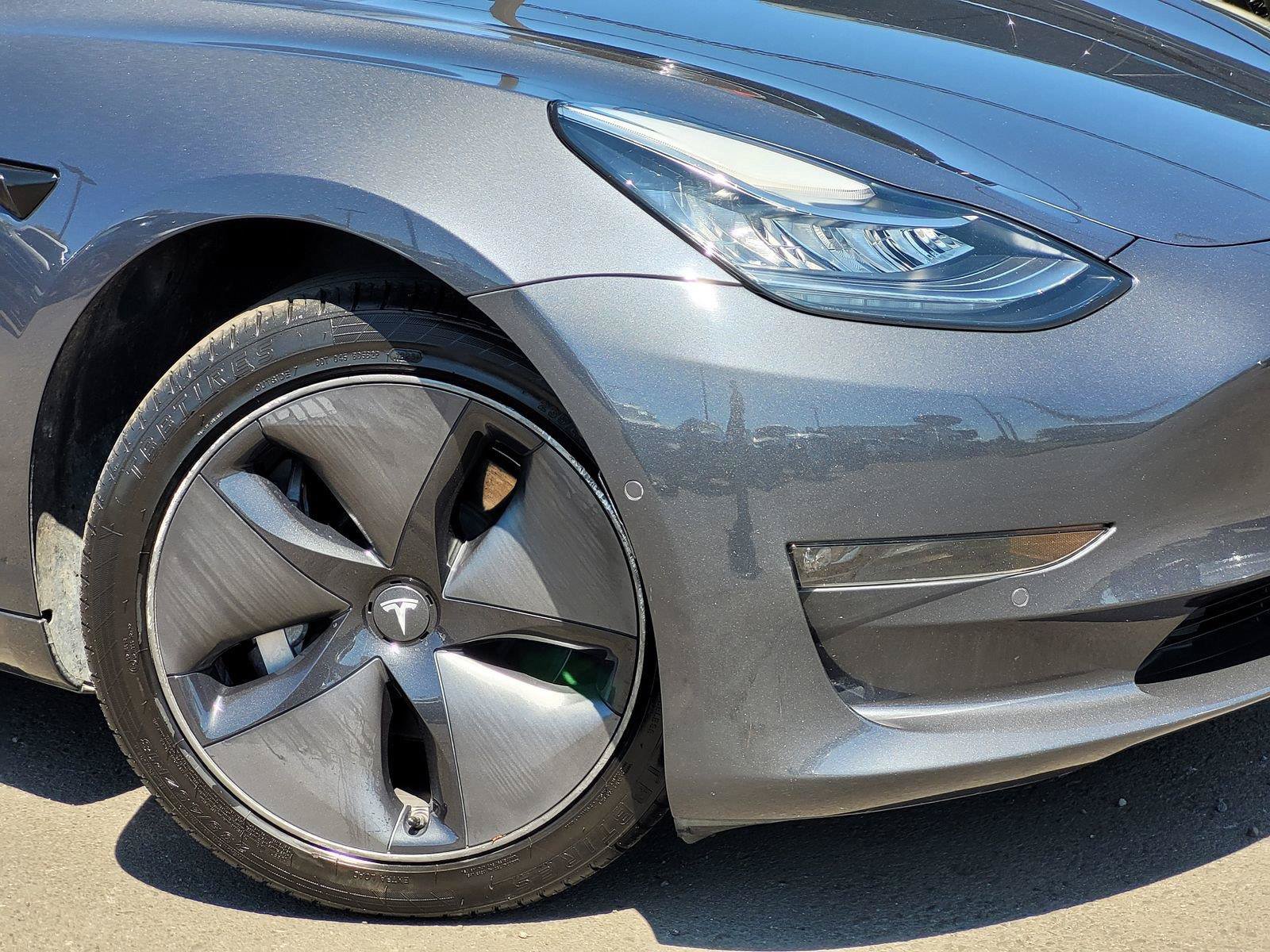 Used 2018 Tesla Model 3 Mid Range RWD image 5