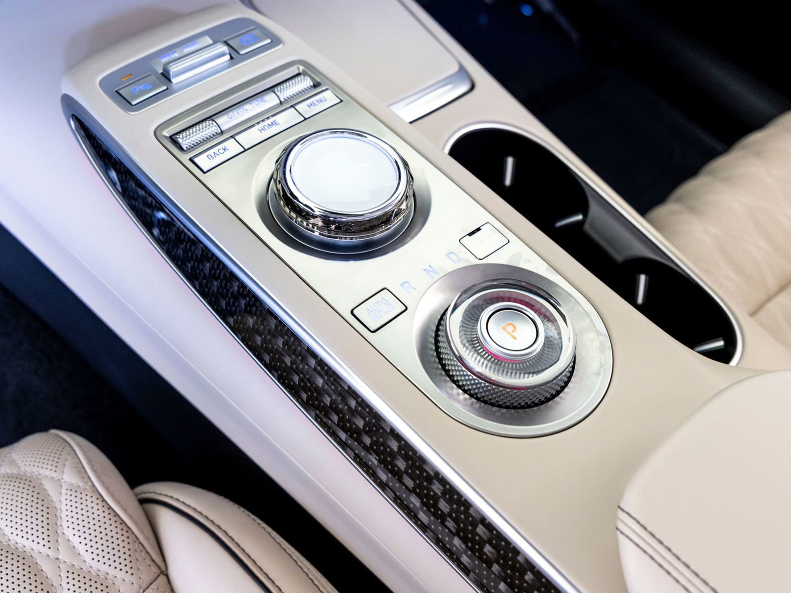 Used 2023 Genesis GV70 3.5T Sport w/ Sport Prestige Package image 18