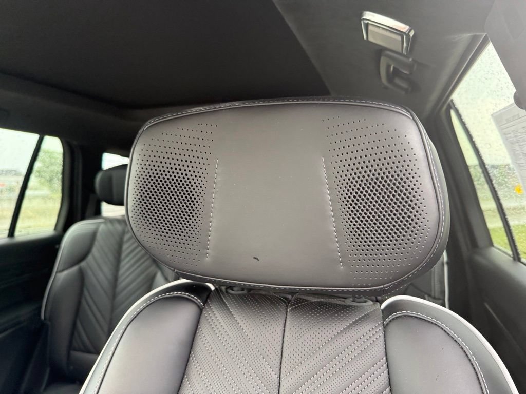 Certified 2026 Cadillac Vistiq Platinum w/ LPO, Floor Liner Package AWD/4WD image 28