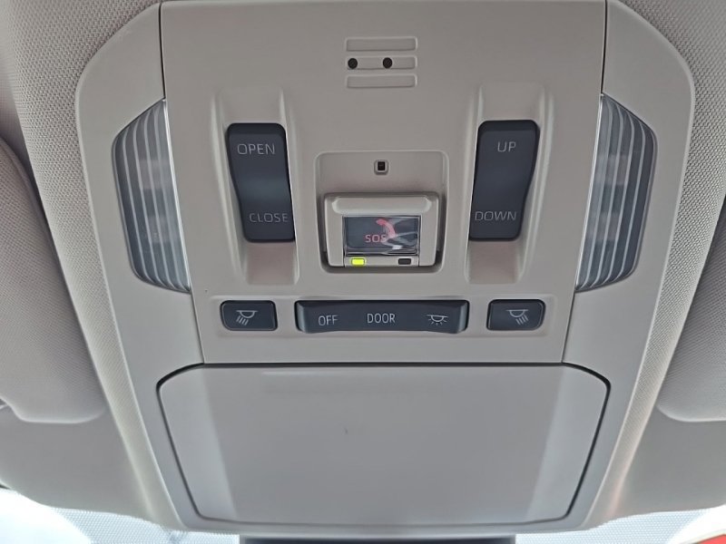 Used 2021 Toyota Highlander XLE AWD/4WD image 22