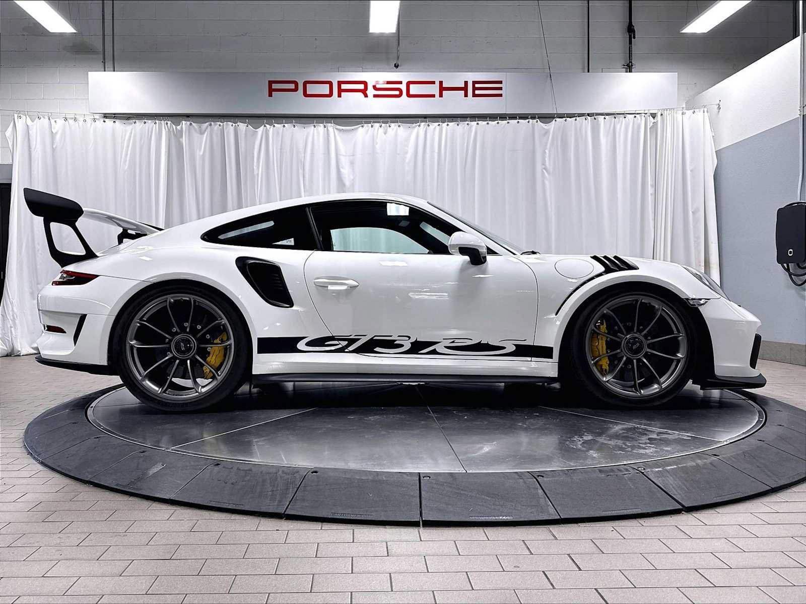 Used 2019 Porsche 911 GT3 RS RWD image 10