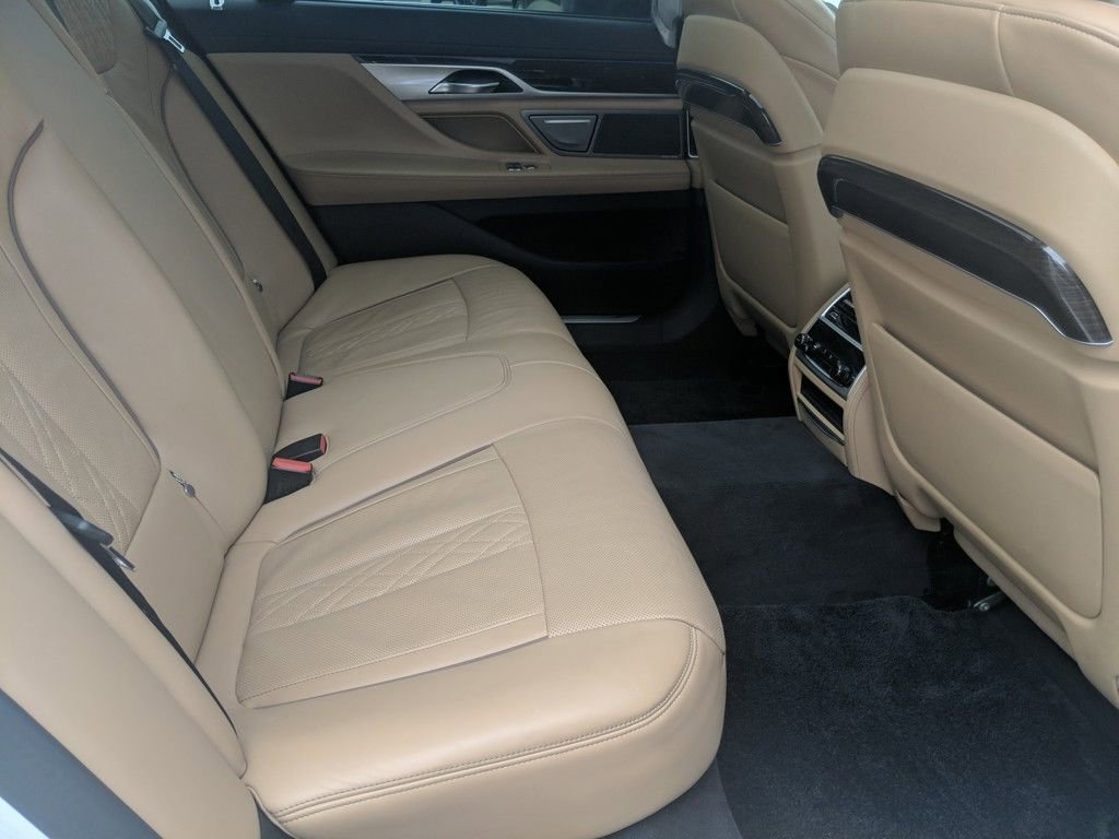 Used 2022 BMW 740i w/ Premium Package image 36