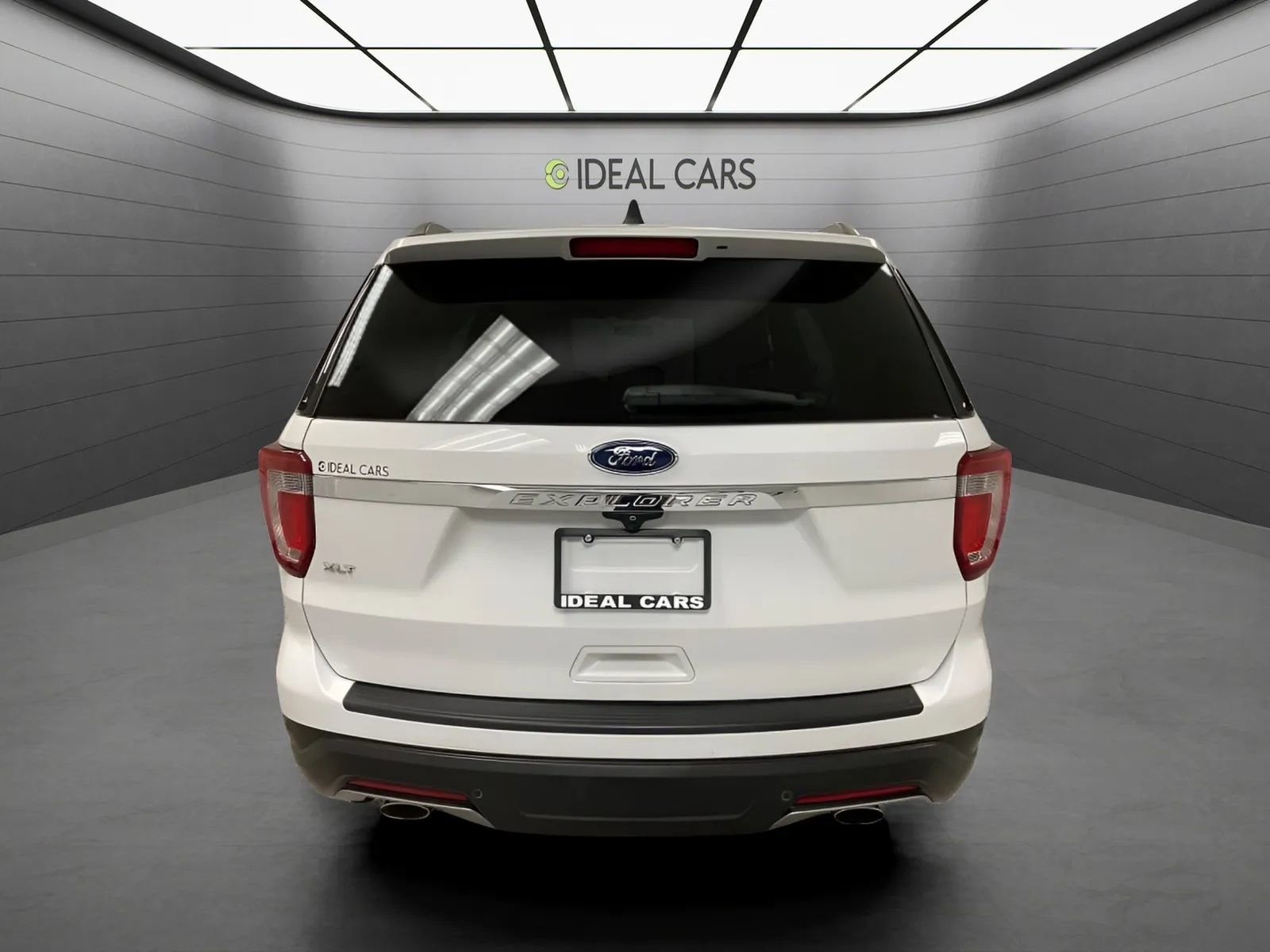 Used 2018 Ford Explorer XLT FWD image 6
