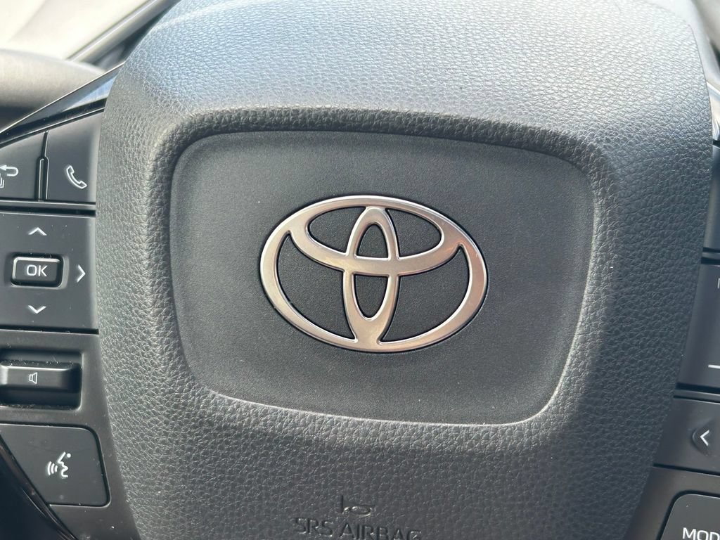 Used 2024 Toyota Prius XLE FWD image 37