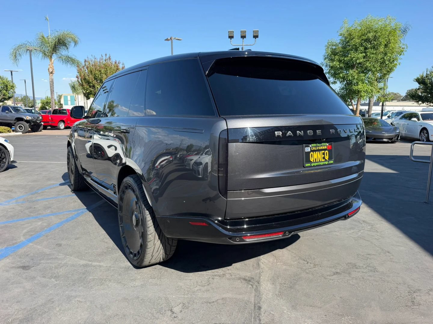 Used 2025 Land Rover Range Rover Long Wheelbase Autobiography AWD/4WD image 8