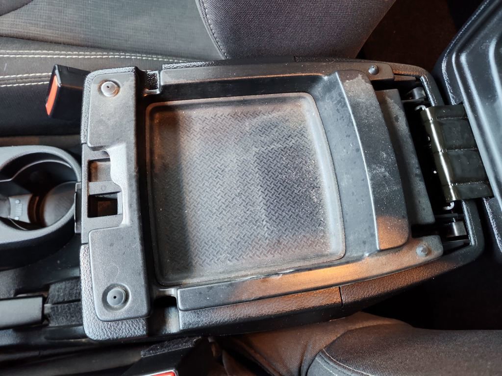 Used 2017 Jeep Wrangler Sahara w/ Connectivity Group image 31