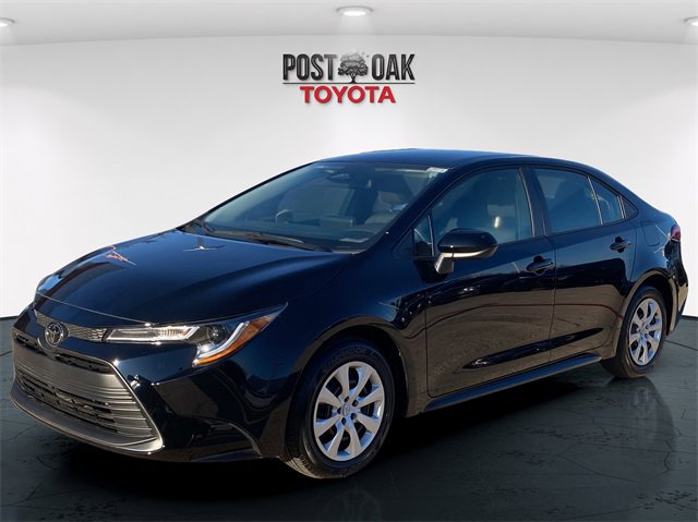 Used 2025 Toyota Corolla LE image 3